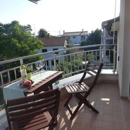 Apartment For Two 200M From The Beach Pula Buitenkant foto