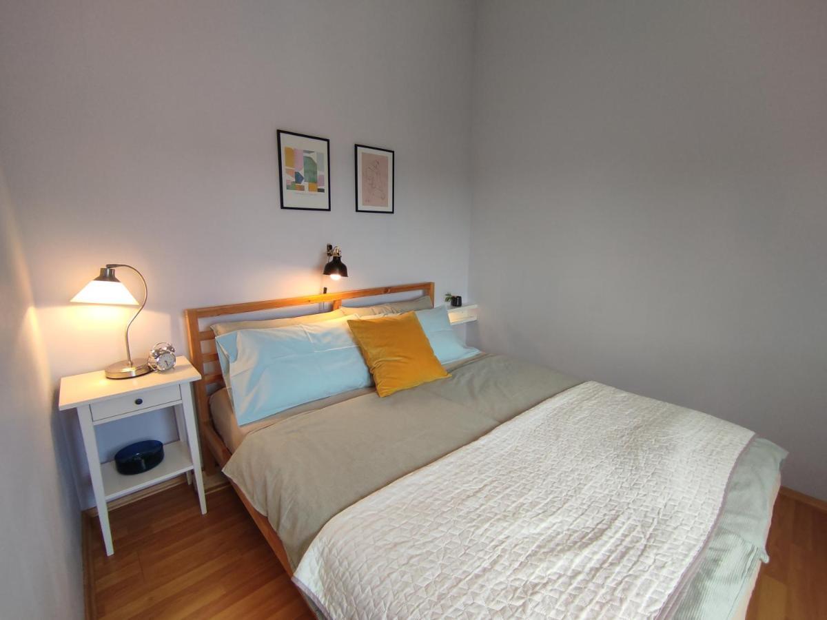 Apartment For Two 200M From The Beach Pula Buitenkant foto