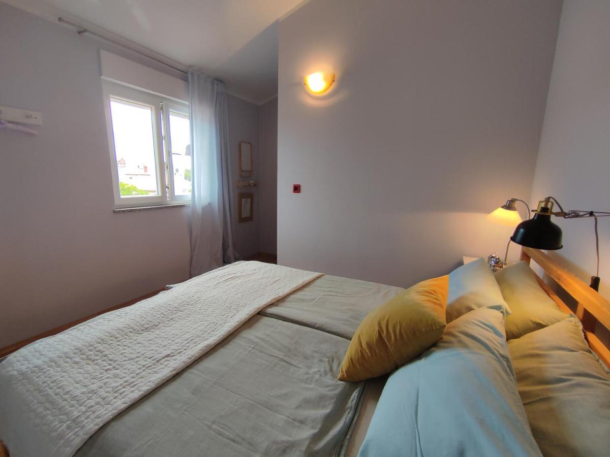 Apartment For Two 200M From The Beach Pula Buitenkant foto
