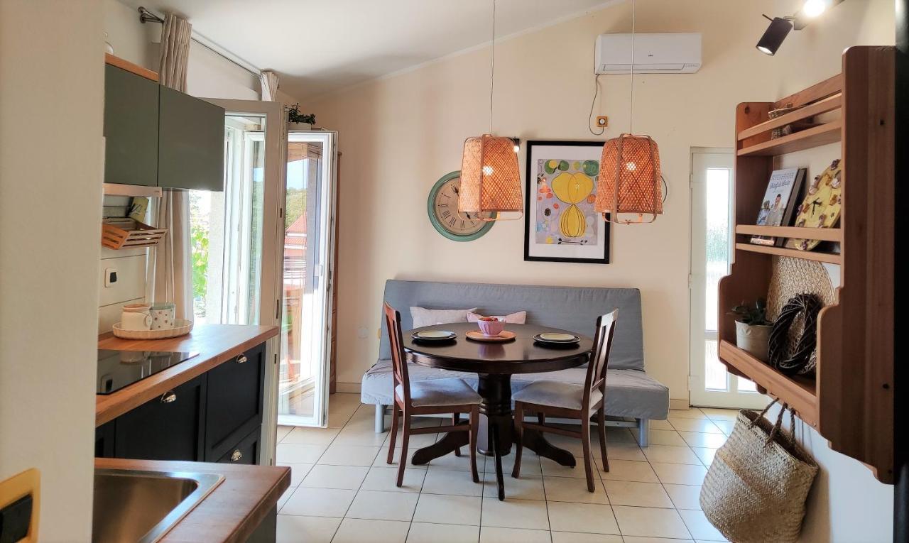 Apartment For Two 200M From The Beach Pula Buitenkant foto
