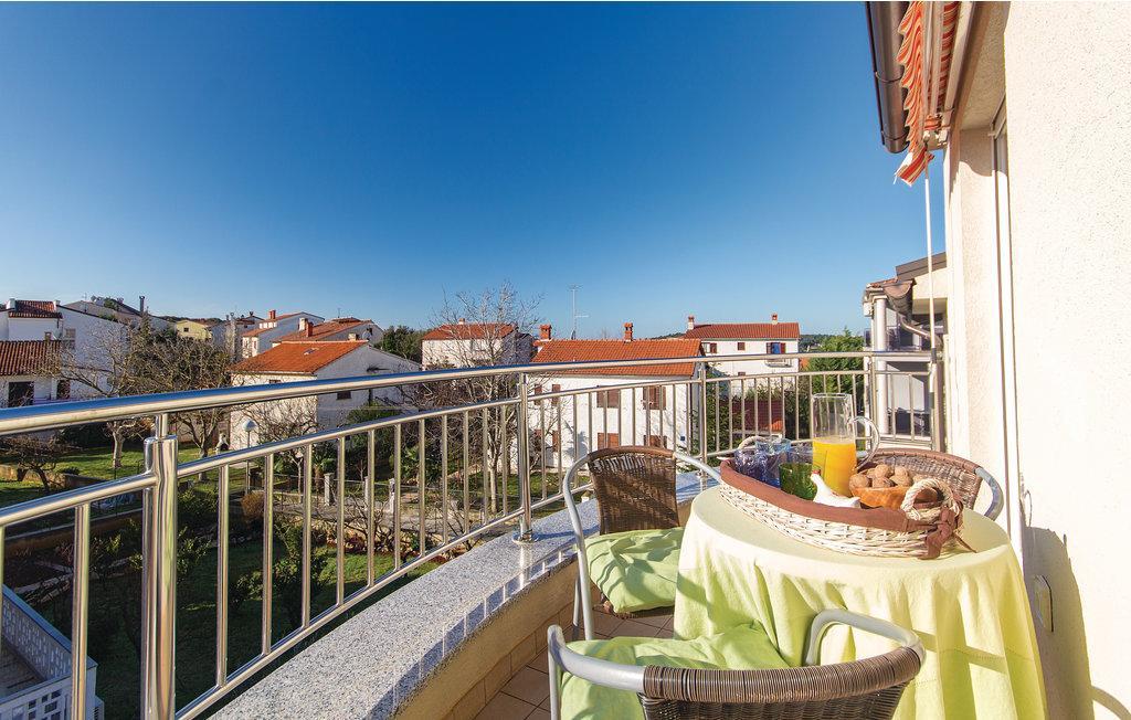 Apartment For Two 200M From The Beach Pula Buitenkant foto