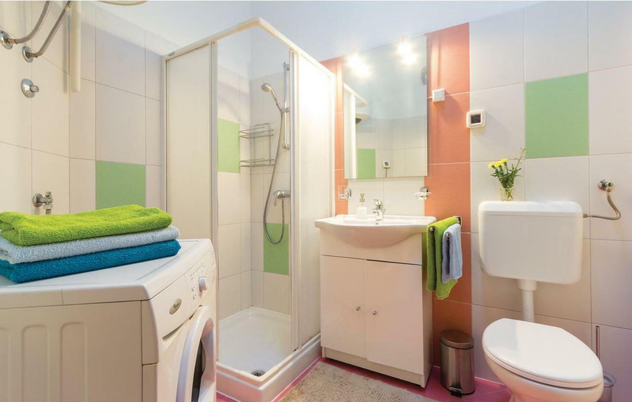 Apartment For Two 200M From The Beach Pula Buitenkant foto